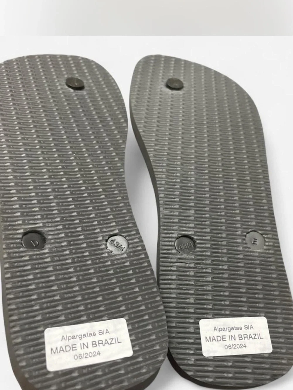 Havaianas Men’s Flip Flops NWT